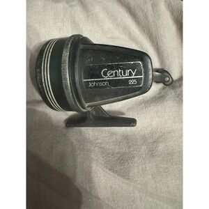 Vintage Johnson Century 225 Spinning Fishing Reel Outdoors Sport Fisherman Metal